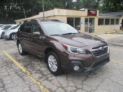 Used 2019 Subaru Outback 2.5i Premium image 4