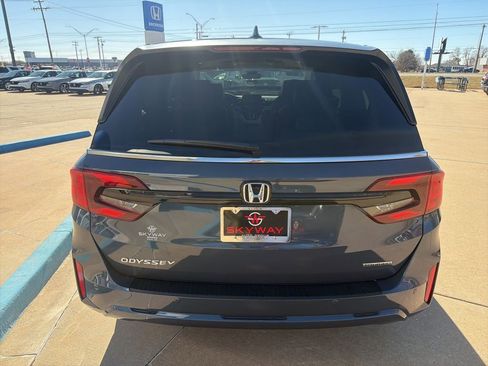 New 2026 Honda Odyssey Touring image 25