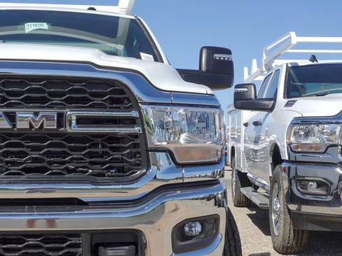 New 2024 RAM 3500 Tradesman w/ Chrome Appearance Group image 3