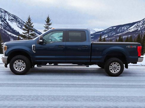 Certified 2018 Ford F250 XL w/ STX Appearance Package image 3