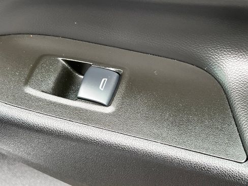 Used 2024 Chevrolet Equinox LT image 21