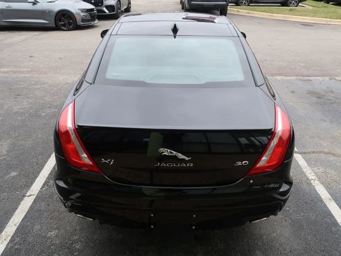 Used 2019 Jaguar XJ R-Sport image 10