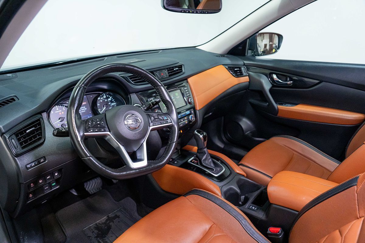 Used 2018 Nissan Rogue SL w/ Premium Package FWD image 11