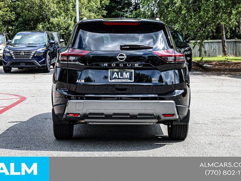 Used 2025 Nissan Rogue SL FWD image 12