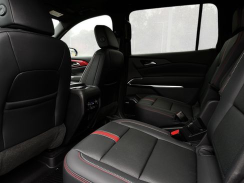 Certified 2024 Chevrolet Traverse RS w/ LPO, Floor Liner Package image 29