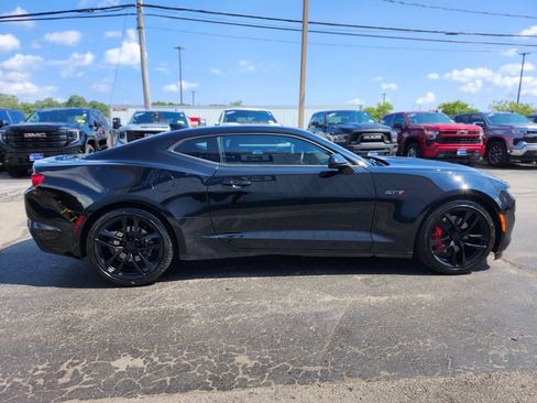 Used 2022 Chevrolet Camaro LT RWD image 6