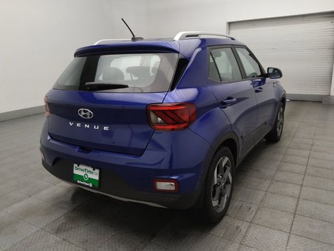Used 2023 Hyundai Venue SEL FWD image 9