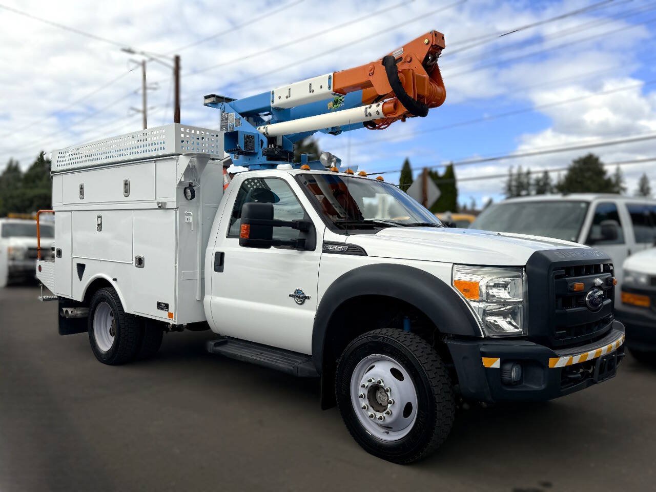 Used 2013 Ford F550 4x4 Regular Cab Super Duty w/ Payload Upgrade Pkg image 5