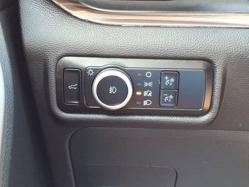 Used 2023 Ford Explorer Limited w/ Equipment Group 301A AWD/4WD image 14