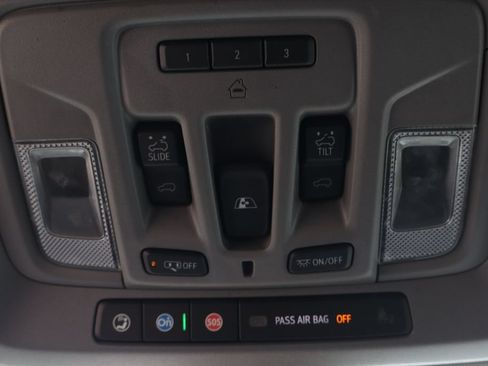 Used 2022 GMC Sierra 3500 Denali AWD/4WD image 31