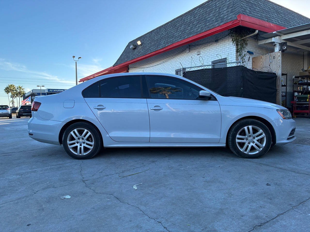 Used 2018 Volkswagen Jetta S FWD image 4