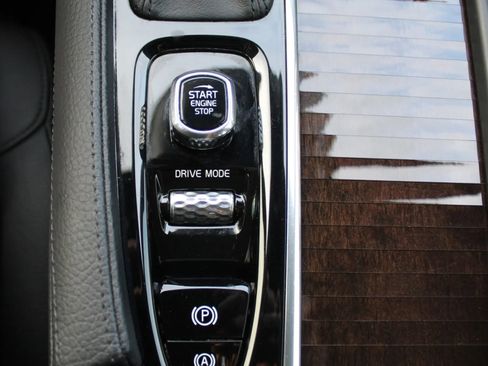 Used 2018 Volvo S90 T6 Momentum w/ Convenience Package AWD/4WD image 17