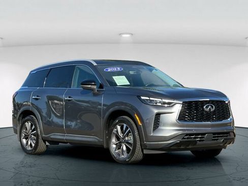 Used 2023 INFINITI QX60 Luxe w/ Cargo Package FWD image 8