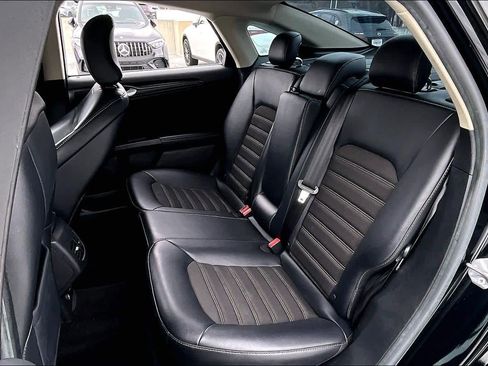 Used 2018 Ford Fusion SE w/ Equipment Group 601A image 20