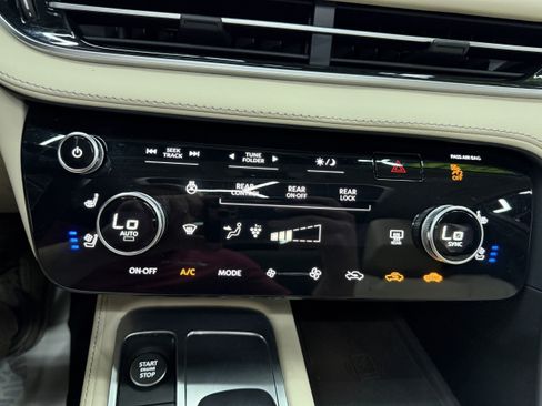 Used 2024 INFINITI QX60 Sensory AWD/4WD image 11
