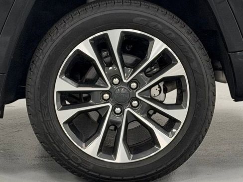 Used 2022 Jeep Grand Cherokee Overland w/ Adv Protech Group III AWD/4WD image 8