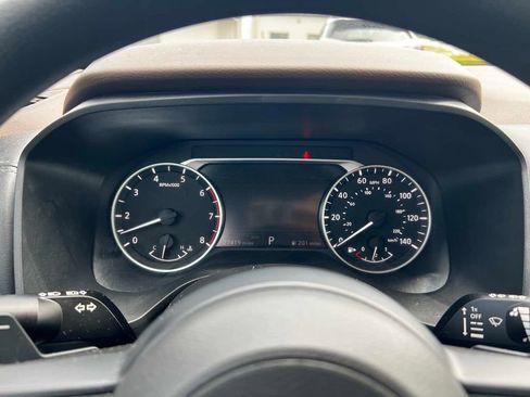 Used 2023 Nissan Rogue S image 23