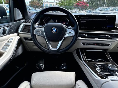 Used 2023 BMW X7 xDrive40i w/ Executive Package AWD/4WD image 11