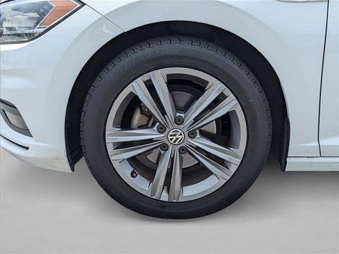 Used 2020 Volkswagen Jetta R-Line w/ R-Line Cold Weather Package FWD image 9