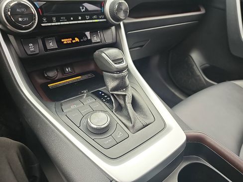 Certified 2019 Toyota RAV4 Limited w/ Advanced Technology Package AWD/4WD image 21
