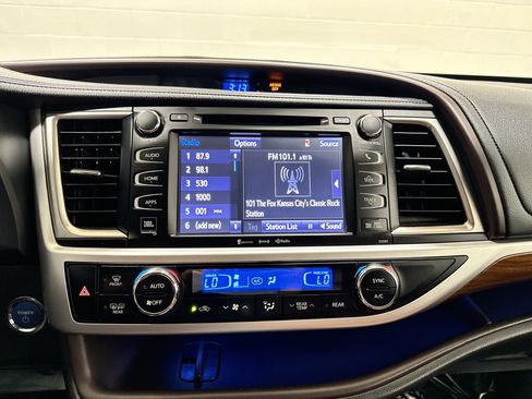 Used 2019 Toyota Highlander Limited Platinum AWD/4WD image 23