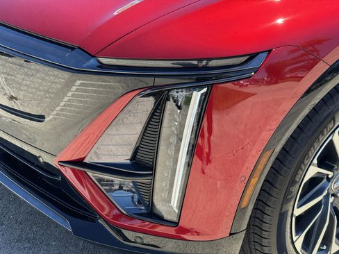 New 2026 Cadillac Lyriq Sport RWD image 8