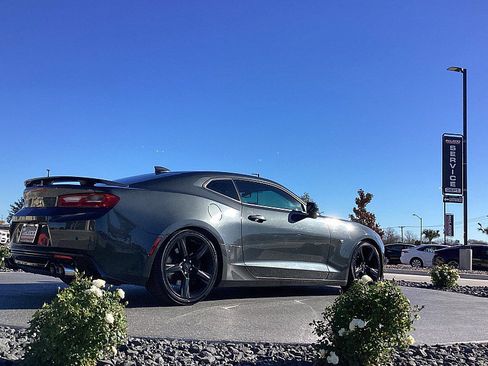 Used 2018 Chevrolet Camaro SS image 5