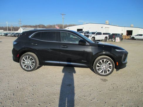 New 2026 Buick Envision Avenir image 3