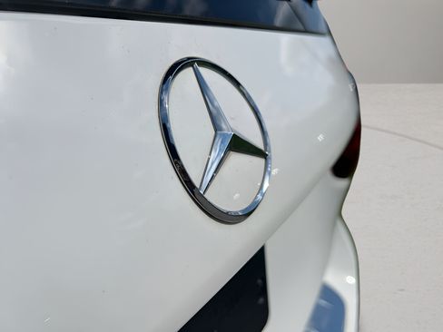 Used 2021 Mercedes-Benz GLB 250 4MATIC image 33