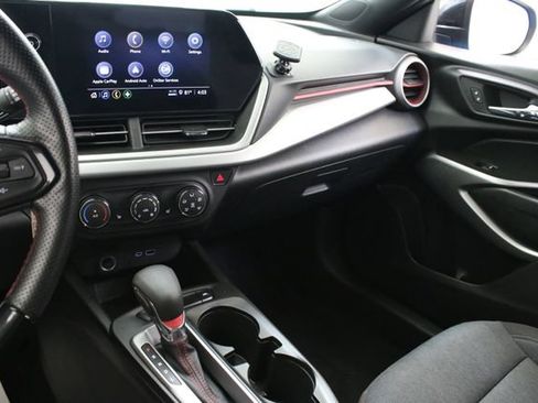 Certified 2024 Chevrolet Trax RS FWD image 18