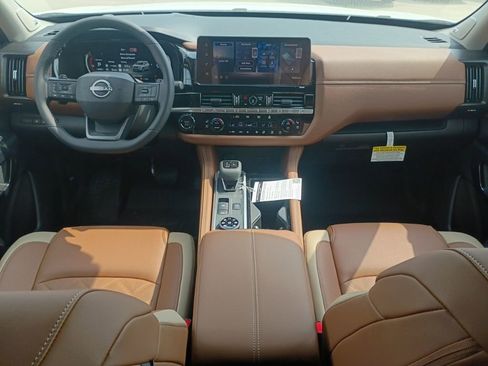 New 2026 Nissan Pathfinder Platinum image 10