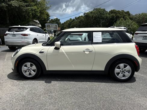 Used 2021 MINI Cooper 2-Door Hardtop FWD image 2