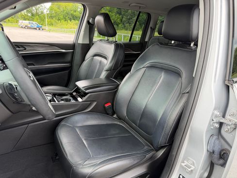 Used 2023 Jeep Grand Cherokee Limited w/ Black Appearance Package RWD image 5