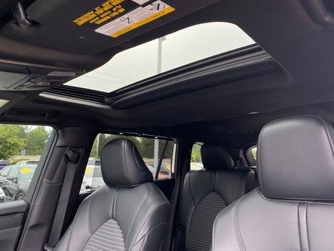 Used 2021 Toyota Highlander XSE FWD image 24