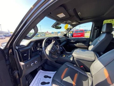 Used 2025 GMC Sierra 3500 AT4 w/ Technology Package AWD/4WD image 15