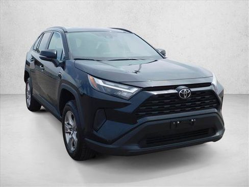 Used 2025 Toyota RAV4 XLE AWD/4WD image 5