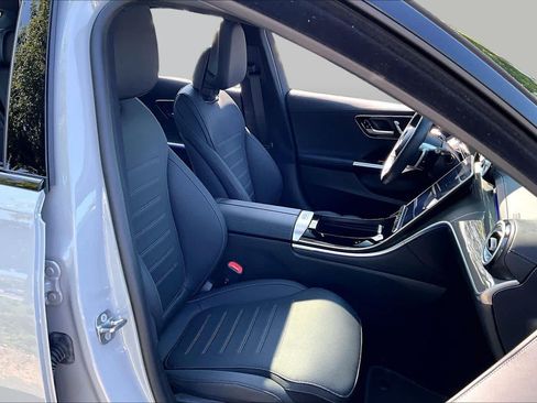 Used 2025 Mercedes-Benz C 300 4MATIC Sedan image 9