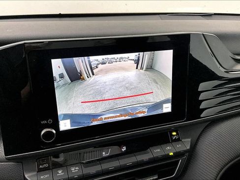 Used 2026 Toyota Camry SE w/ Convenience Package FWD image 25