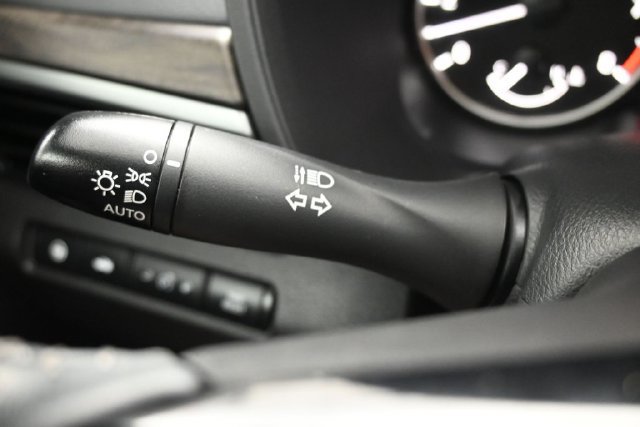 Used 2023 Nissan Altima 2.5 SV w/ SV Premium Package FWD image 24