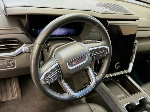 Used 2024 GMC Acadia Elevation image 18