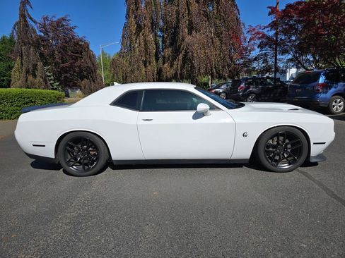 Used 2020 Dodge Challenger R/T Scat Pack RWD image 3