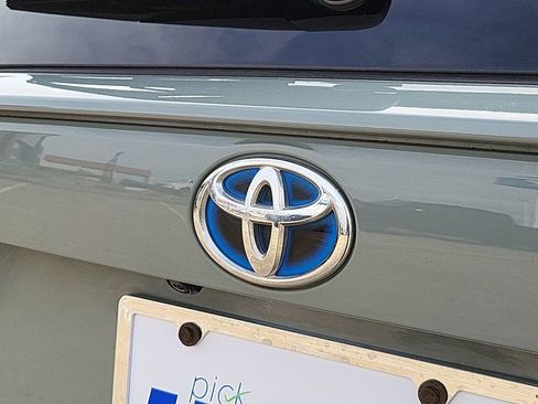 Used 2022 Toyota RAV4 XLE w/ Convenience Package image 30