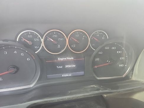 Used 2022 Chevrolet Silverado 1500 LT w/ Bed Protection Package image 12