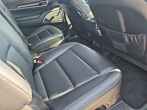 Used 2025 Kia Telluride S AWD/4WD image 11