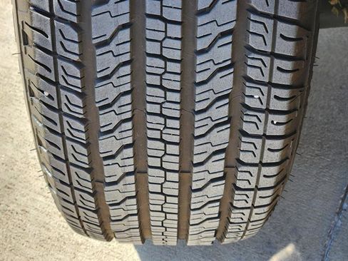 Used 2024 Chevrolet Colorado LT w/ LT Convenience Package II image 8