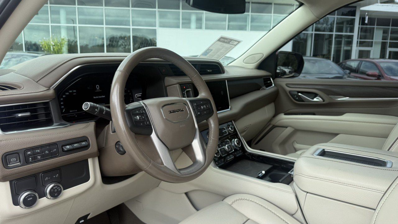 Used 2022 GMC Yukon Denali RWD image 12