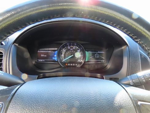 Used 2018 Ford Explorer XLT w/ Equipment Group 202A image 34