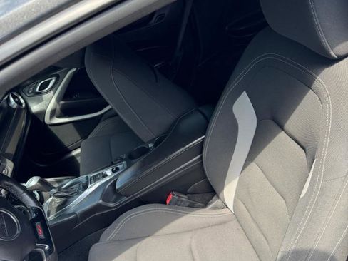 Used 2018 Chevrolet Camaro SS RWD image 7