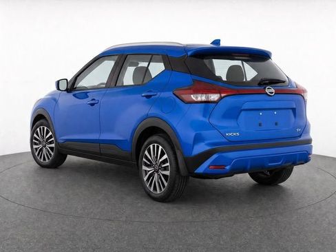Used 2024 Nissan Kicks SV FWD image 2
