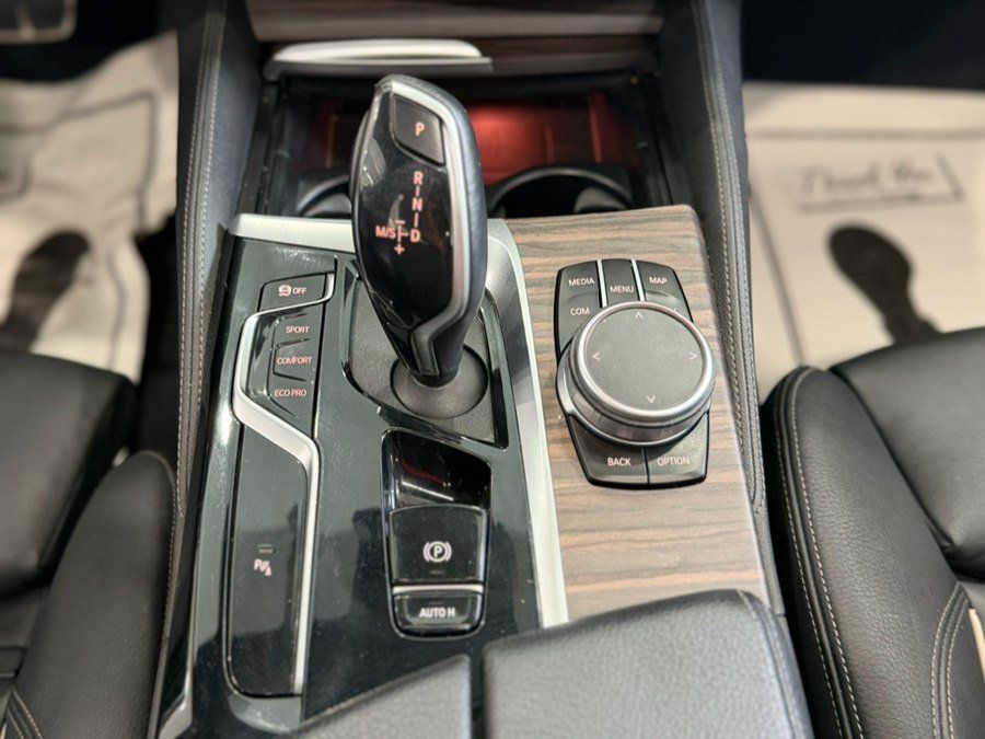 Used 2021 BMW 540i w/ M Sport Package RWD image 26